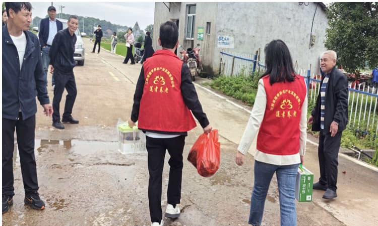 莲孝养老深耕余江特殊困难老人探访服务，以专业担当铸就鹰潭养老民生标杆(图1)
