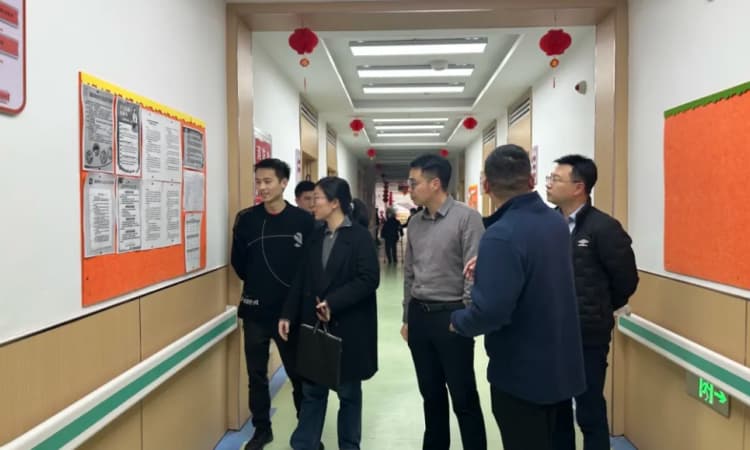 市委改革办易江鹍主任一行莅临夏埠街道养老服务中心调研,共绘养老事业发展新蓝图!(图1) 市委改革办易江鹍主任一行莅临夏埠街道养老服务中心调研,共绘养老事业发展新蓝图!(图1)