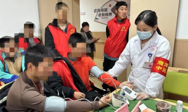 爱耳护耳送健康 消防关怀暖人心 —— 莲孝养老多场暖心活动点亮长者幸福生活(图2) 爱耳护耳送健康 消防关怀暖人心 —— 莲孝养老多场暖心活动点亮长者幸福生活(图2)