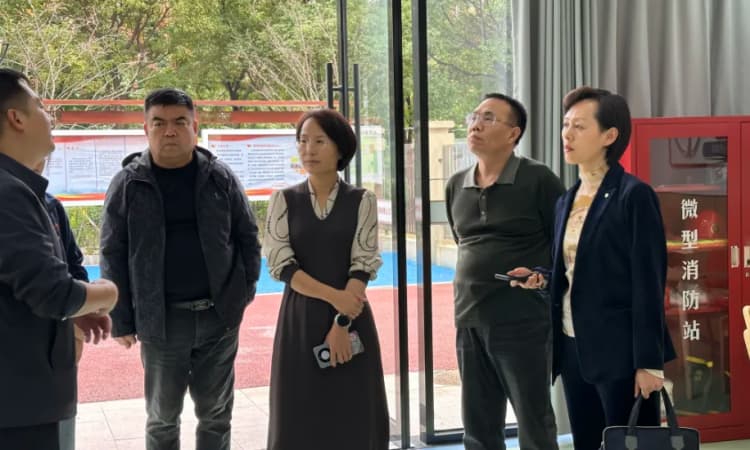盘活基层医疗资源 推进医养融合发展 —— 九三学社调研组莅临莲孝养老夏埠路服务中心调研指导(图2) 盘活基层医疗资源 推进医养融合发展 —— 九三学社调研组莅临莲孝养老夏埠路服务中心调研指导(图2)