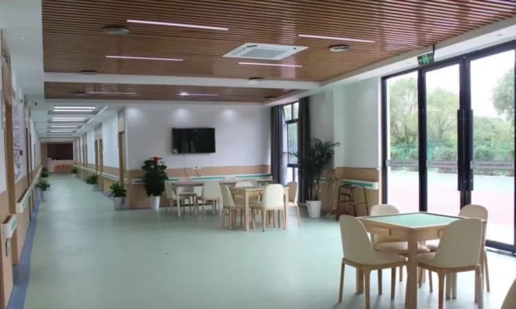 温情常伴长者身旁,莲孝养老打造鹰潭暖心康养家园(图2) 温情常伴长者身旁,莲孝养老打造鹰潭暖心康养家园(图2)