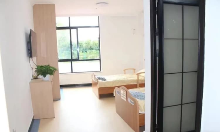 温情常伴长者身旁,莲孝养老打造鹰潭暖心康养家园(图3) 温情常伴长者身旁,莲孝养老打造鹰潭暖心康养家园(图3)