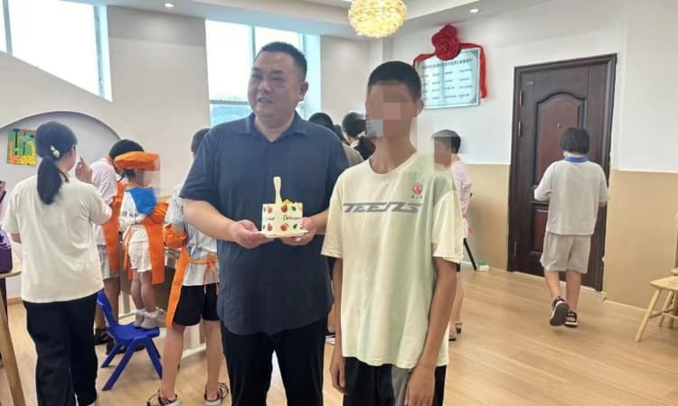 月满中秋传温情,莲孝养老暖心陪伴孩童成长(图1) 月满中秋传温情,莲孝养老暖心陪伴孩童成长(图1)