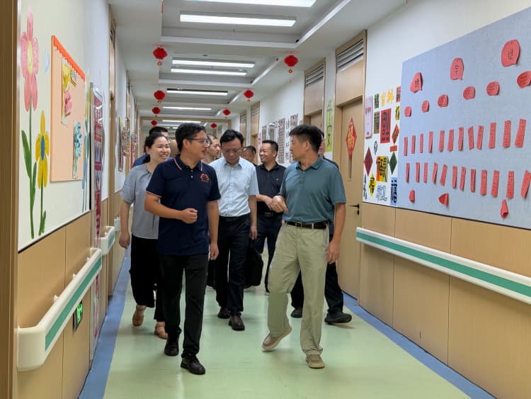 市政协领导一行调研夏埠街道养老服务中心 关注鹰潭养老服务高质量发展(图1)